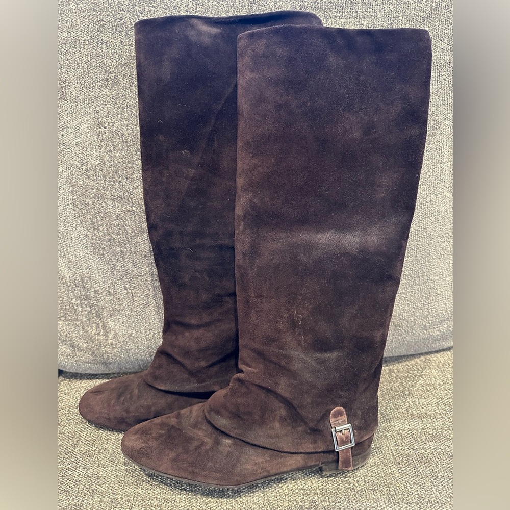 DELMAN Ladies Women’s Size 8 M Brown Suede Low Heel Side Zip Tall Fashio…